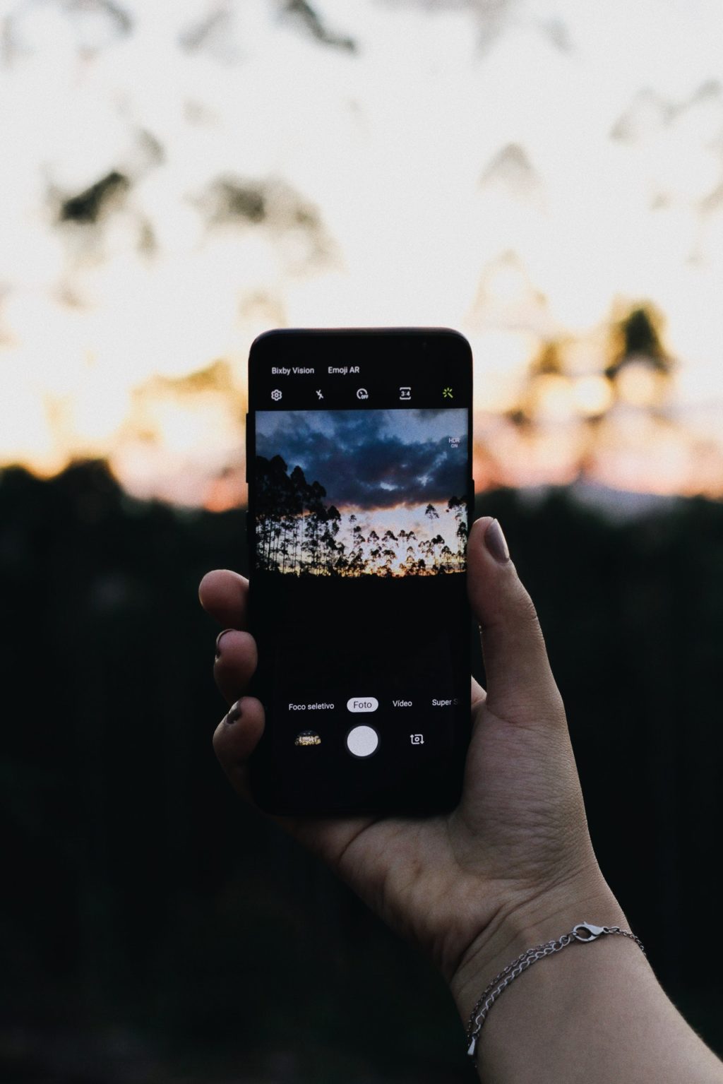 cellphone-device-electronics-2530428